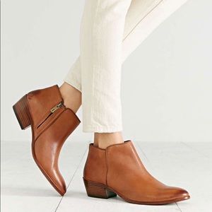 Sam Edelman light brown leather bootie